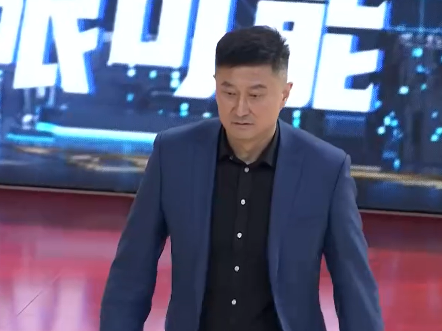 MK体育官方网站-不可思议！广东队3分球20中1，半场输上海26分 杜锋暴跳如雷