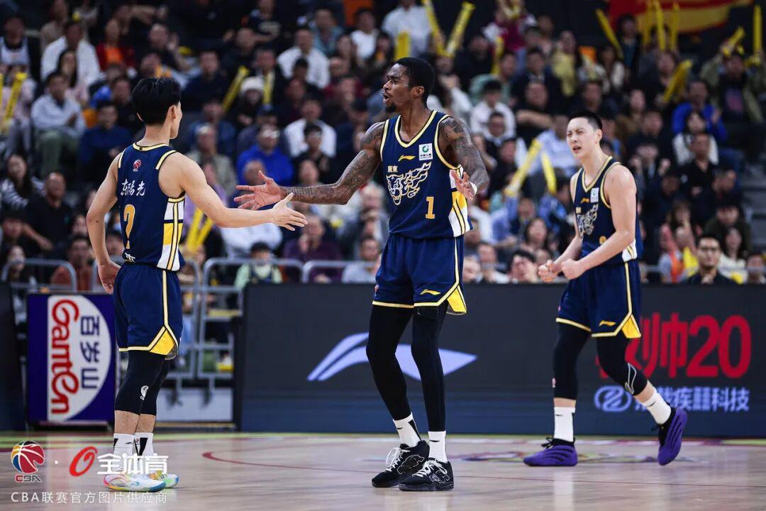 MK体育官方网站-手感冰凉，广东主场不敌上海