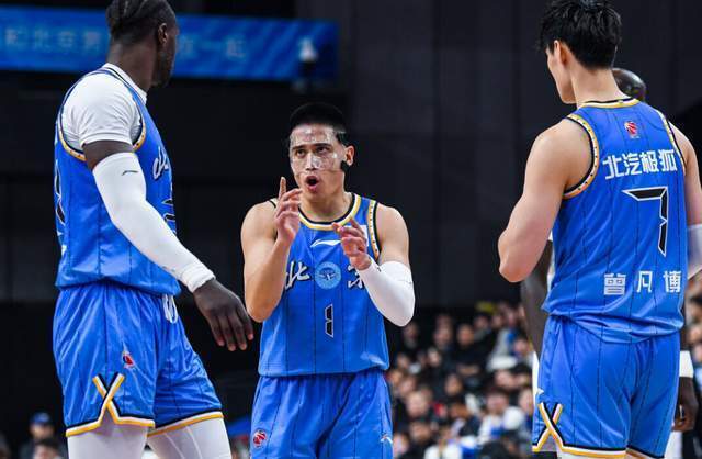 MK体育-CBA最新排名！上海狂胜北京杀回第2，黑马逼近前四，辽宁跌至第10